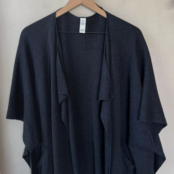 Lululemon Charcoal Grey After Asana Wrap - Picture 2 of 14